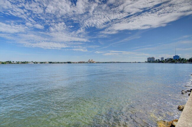 Foto del edificio - 1801 N Flagler Dr