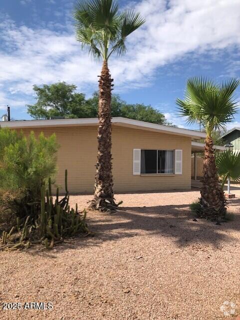 Building Photo - 1719 W Royal Palm Rd