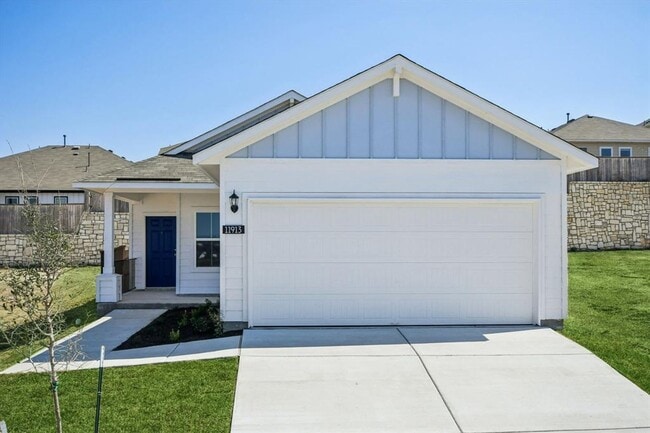 Building Photo - Beautiful 4-Bedroom Home | Pet Friendly | Fenced Backyard | 2-Car Garage