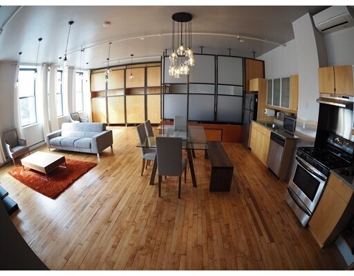 Primary Photo - 1140 Washington St