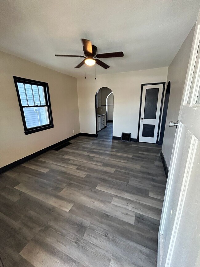 Foto del edificio - HALF OFF FIRST MONTHS RENT SPECIAL 2 bedro...
