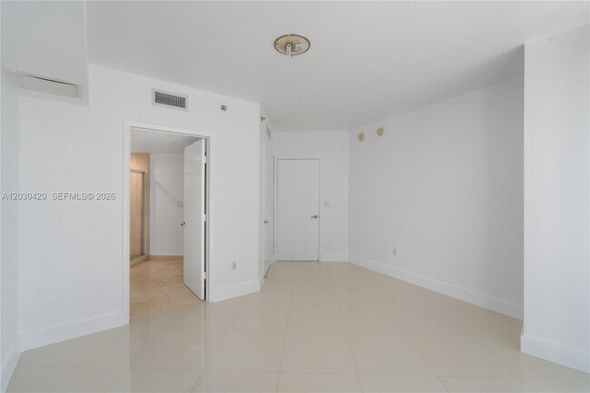 Foto del edificio - 475 Brickell Ave
