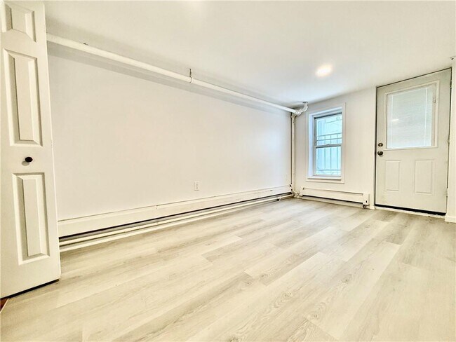 Foto del edificio - 8689 15th Ave