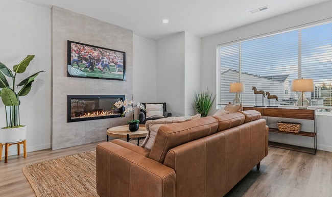 Building Photo - 8972 N Cottonwood St