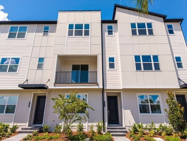 Modern 3-Bedroom 3.5-Bath Townhome with EV Charger, Smart Home Features, 2-Car Garage & Resort-St... - Modern 3-Bedroom 3.5-Bath Townhome with EV Charger, Smart Home Features, 2-Car Garage & Resort-St...