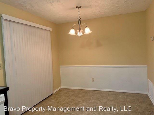 Foto del edificio - 2940-2946 Spruce Cir