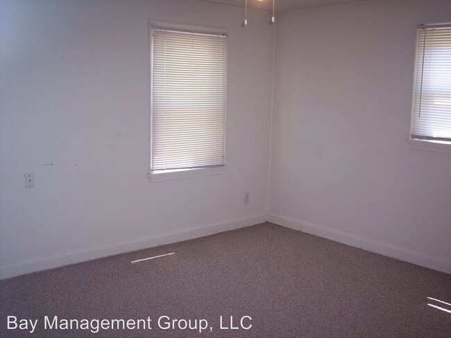Building Photo - 3 br, 1 bath House - 800 Benninghaus Rd