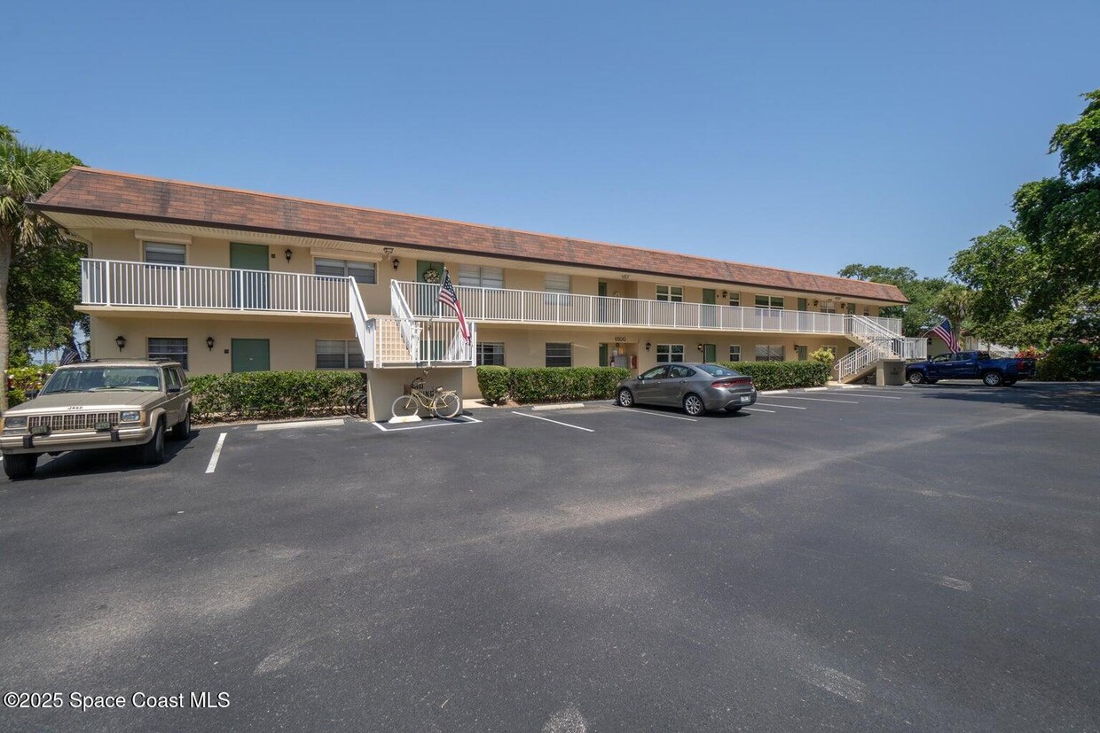 Primary Photo - 6500 Falcon Way