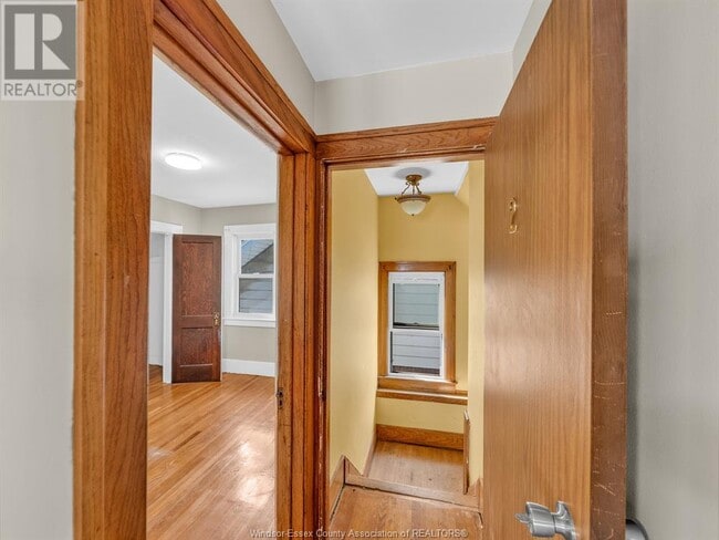 Building Photo - 1077 Moy Ave