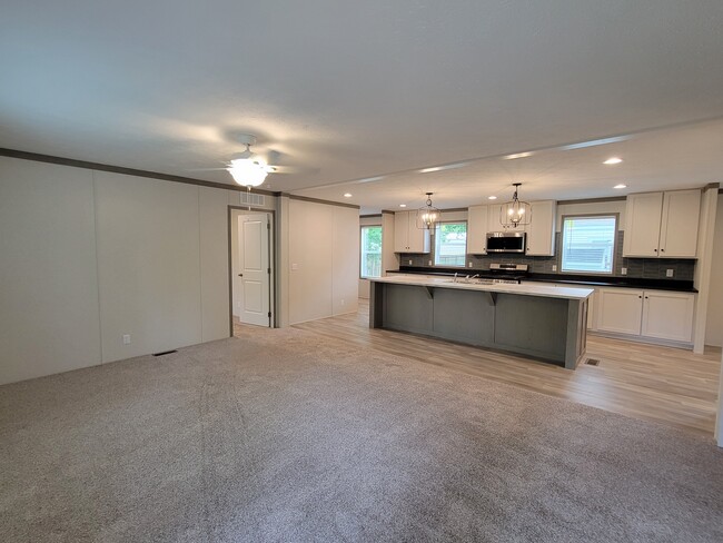 Building Photo - 5296 Commander Ct