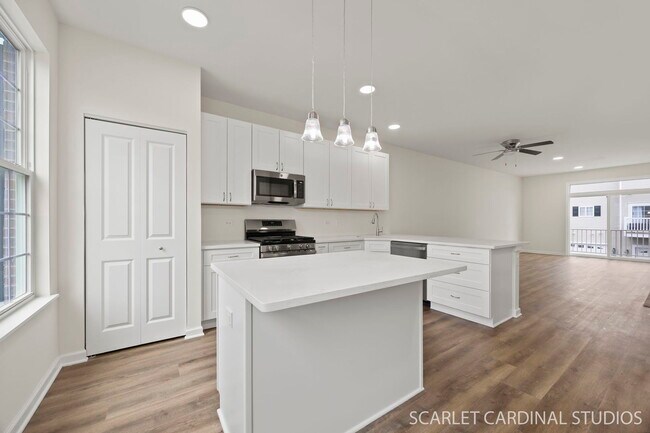 Foto del edificio - 169 Lakeshore Dr