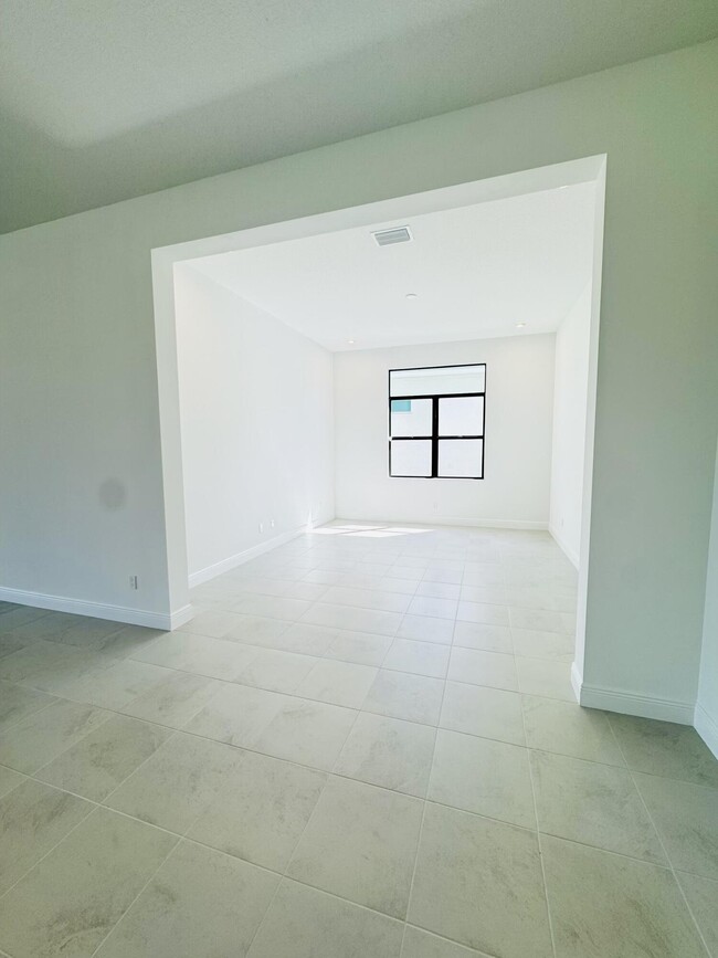 Building Photo - 8294 Norcia Way