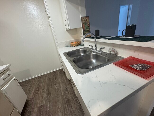 Kitchen - 17821 Halsted St