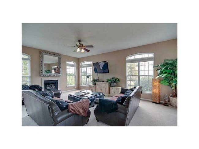 Foto del edificio - 3049 Heron Ridge Dr