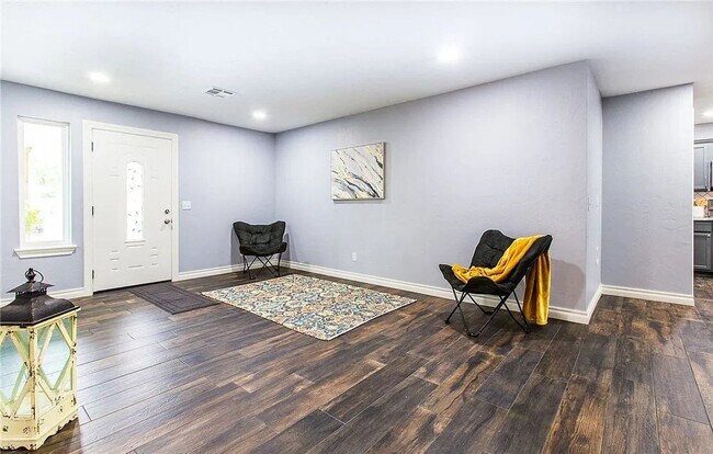 Foto del edificio - Beautiful 3 Bed 2 Bath Home in SW OKC.