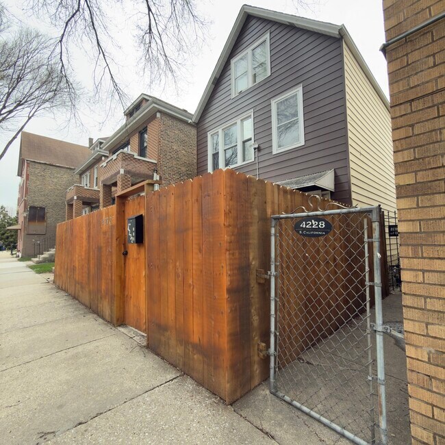 Building Photo - 4232 S California Ave
