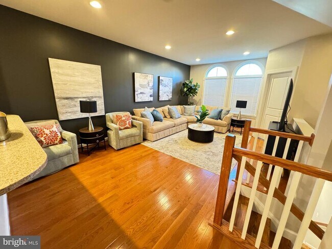 Foto del edificio - 20649 Duxbury Terrace