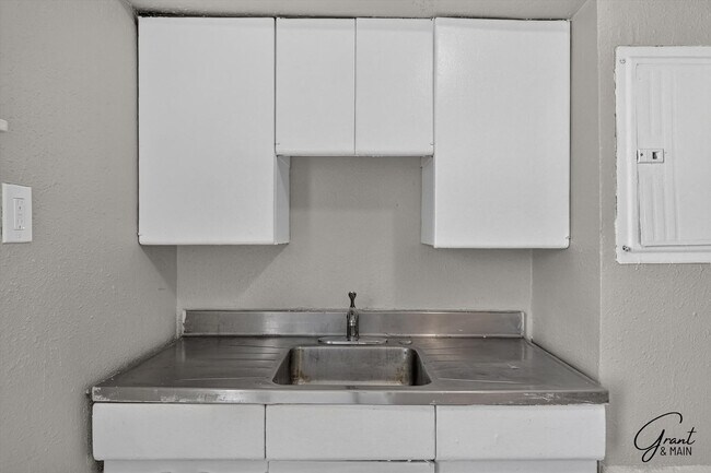 Foto del edificio - 13528 Ardmore St