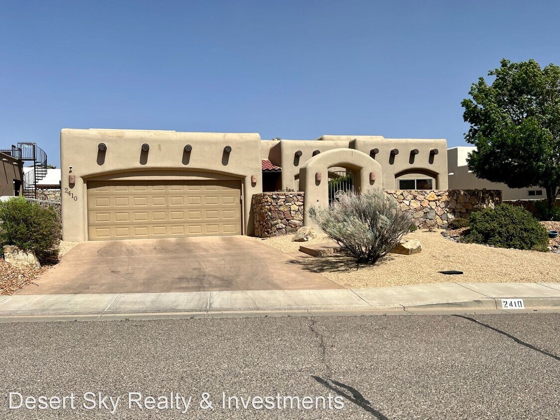 3 br, 2 bath House 2410 Tesuque Place House Rental in Las Cruces