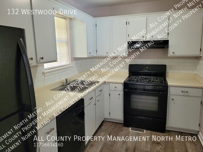Building Photo - **50% off one month's rent! Pets Welcome**