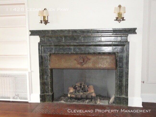 Building Photo - Upscale Cedar Glen Cleveland Condo