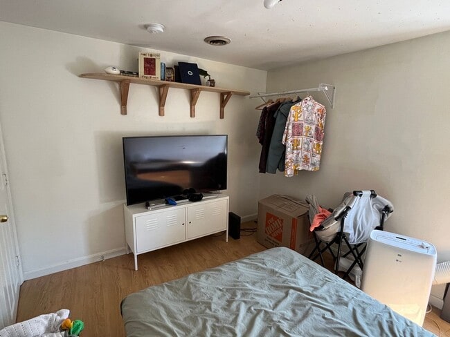 Foto del edificio - Welcome UNH Students! Prime 2-Bedroom Apar...