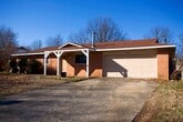 Primary Photo - 3-Bedroom, 2-Bathroom Home in Central Spri...