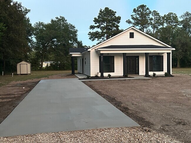 Foto del edificio - 41255 Bush Ln