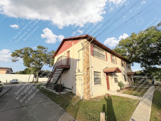 Foto del edificio - 3906 E Bird St B