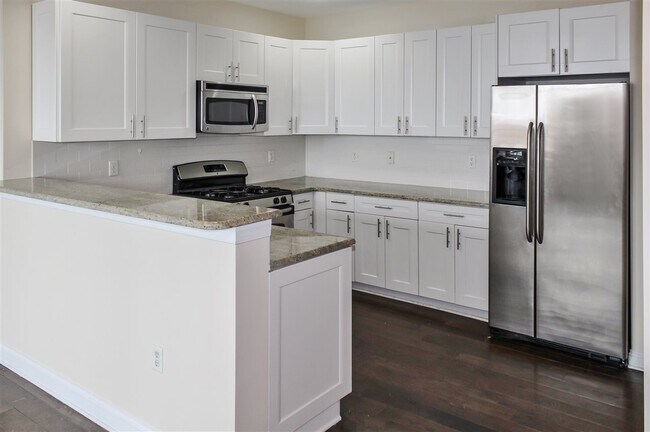 Building Photo - 319 Grant Ave