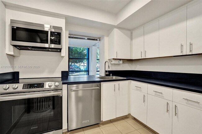 Foto del edificio - 1000 Parkview Dr
