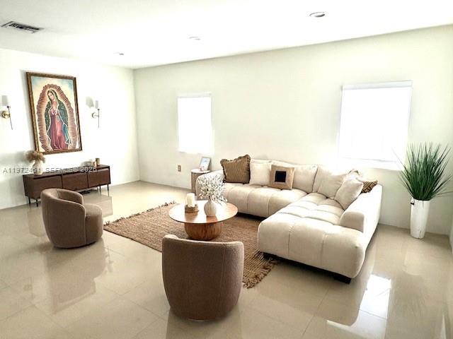 Foto del edificio - 5732 Fletcher St