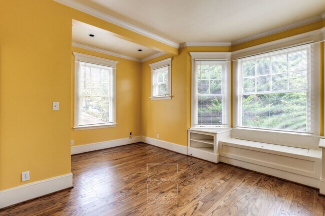 Building Photo - Goose Hollow Duplex (JD-001-H)