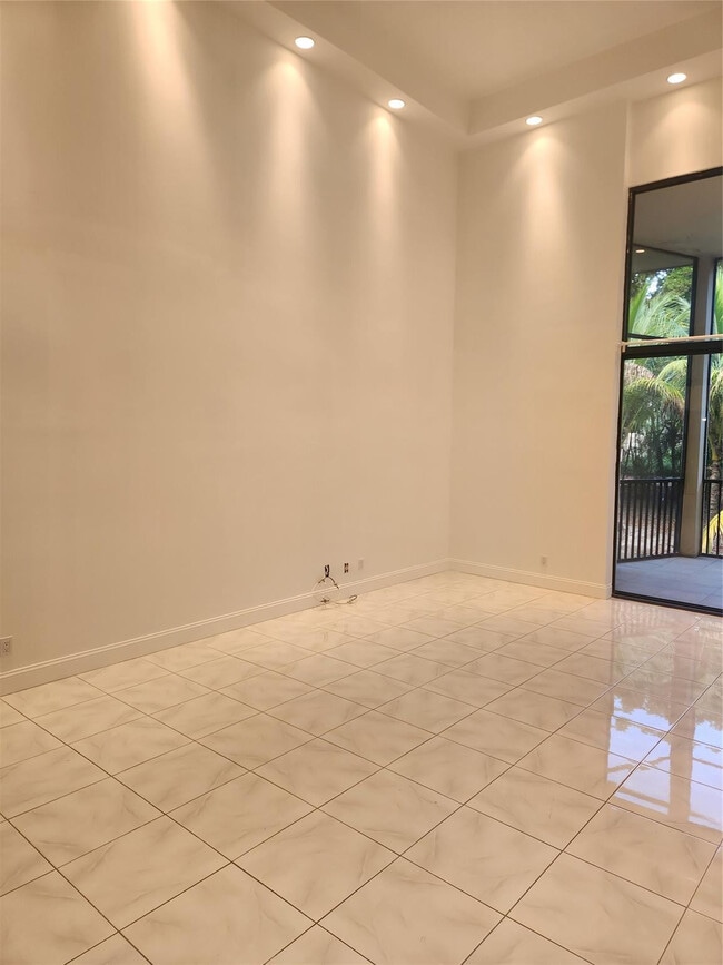 Building Photo - 20347 W Country Club Dr