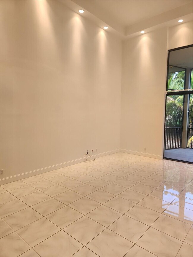 Foto del edificio - 20347 W Country Club Dr