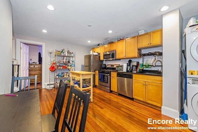 Foto del edificio - 70 Hillside St