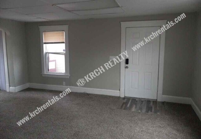 Foto del edificio - 3-Bedroom Home wth Attic and Basement