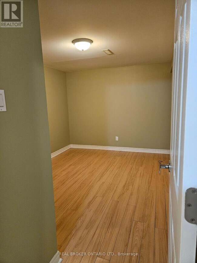 Building Photo - 138 Archdekin Dr