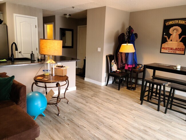 Foto del edificio - 175 Hurd Ln