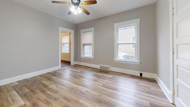 Foto del edificio - 3505 Meyer Ave