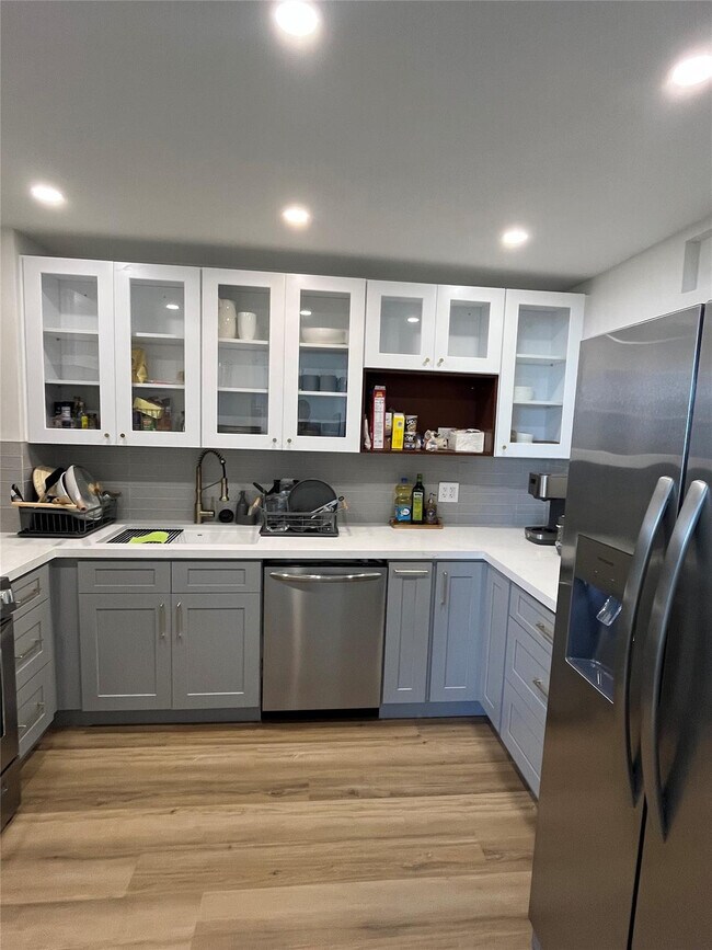 Foto del edificio - 1900 S Ocean Blvd