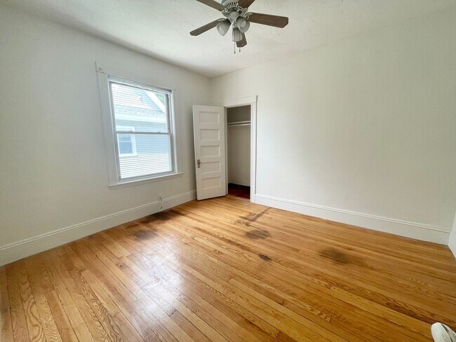 Building Photo - HOT ALLSTON LISTING!!!!