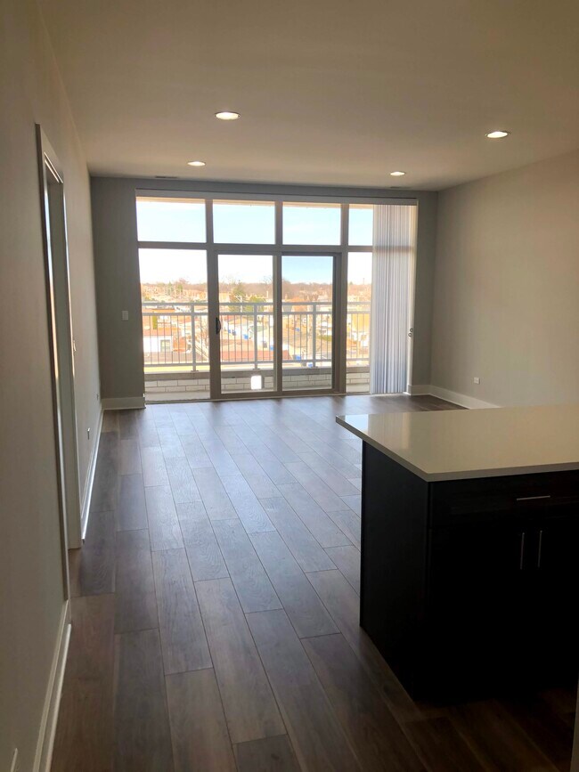 Foto del edificio - 7129 W Belmont Ave