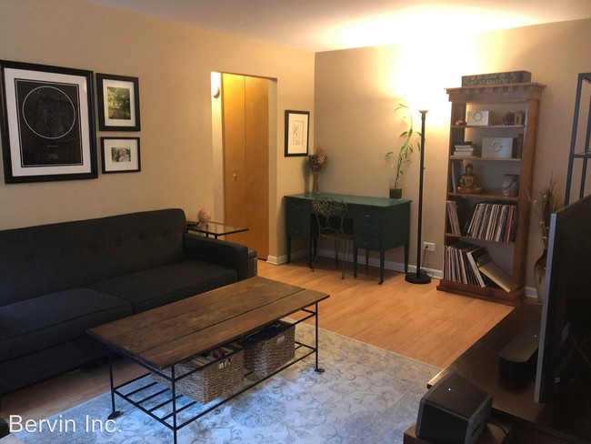 Foto del edificio - 1 br, 1 bath Apartment - 468 West Melrose St.