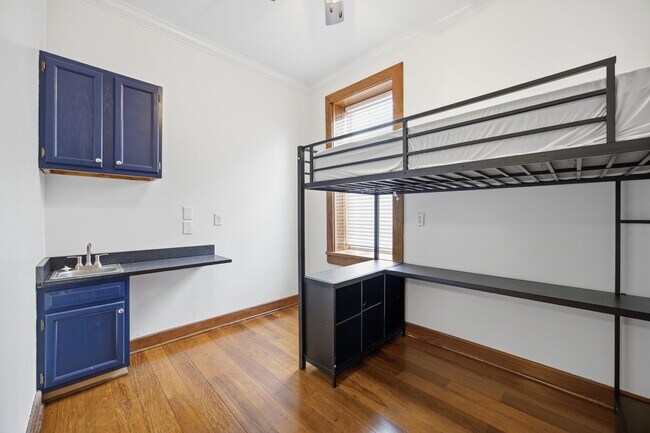 Foto del edificio - 823 McCallie Ave