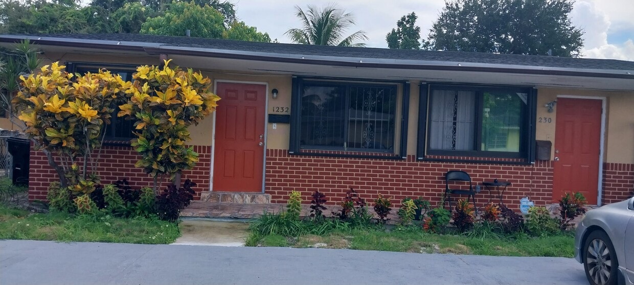 Photo - 1232 NE 136th Terrace (North Miami, FL)