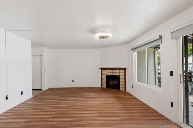 Building Photo - 1494 Gustavo St