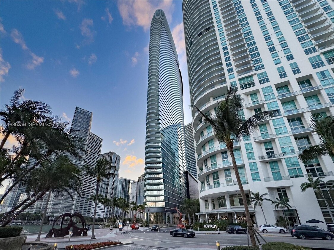 Photo - 300 Biscayne Blvd Way (Miami, FL)