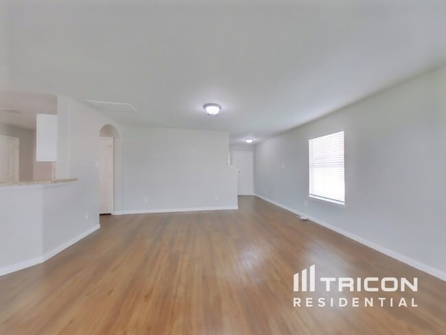 Foto del edificio - 21414 Jamals Way