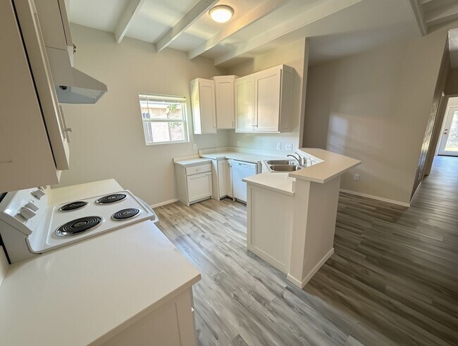 Building Photo - 221 San Angelo Ave